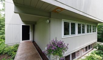2201 Timberland Rd, Ames, IA 50014