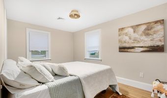 5 Port Ave, Jamestown, RI 02835