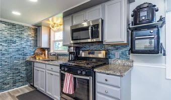 43 Deerfield Dr, Warwick, RI 02886