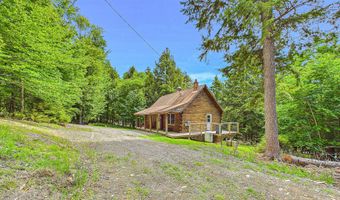 15 N Ridge Rd, Beaver Cove, ME 04441