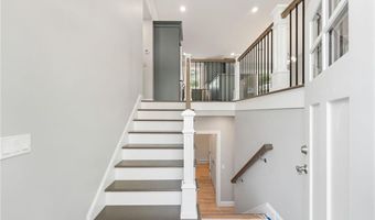 10 Sherwood Ave, North Providence, RI 02911