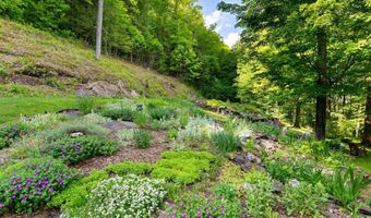 25-27 Gingko Ln, Brattleboro, VT 05301