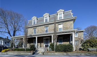 10 Pell St 3B, Newport, RI 02840