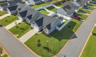 2082 Wexley Dr, Boiling Springs, SC 29316