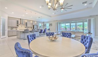 7401 PARADISO Dr, Apollo Beach, FL 33572