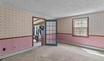 21 Foxhill Ave, Bristol, RI 02809