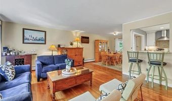 5 Van Gogh Ln, Airmont, NY 10901