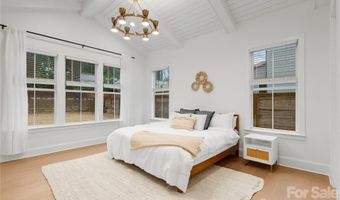 1527 St George, Charlotte, NC 28205