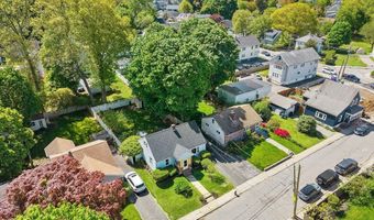 11 Hartlawn Rd, Boston, MA 02132