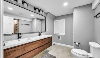 2 Tavistock 2, Cromwell, CT 06416