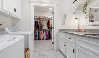 1210 Signal Lake Ct, Baldwin City, KS 66006