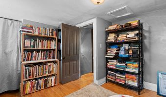 1025 S LAWE St, Appleton, WI 54915