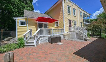 9 Lawes Ave, Bedford, NH 03110
