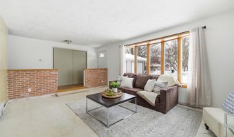 3145 N MORRISON St, Appleton, WI 54911