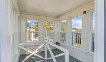 18 Rhode Island Ave 3, Newport, RI 02840