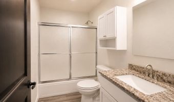 1208 Plum Ln, Aberdeen, SD 57401