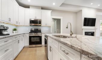 48 Creekside View Dr, Asheville, NC 28804