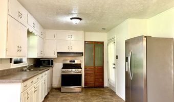 295 Grove St, Barnesville, GA 30204