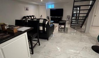 84 N Vivyen St, Bergenfield, NJ 07621