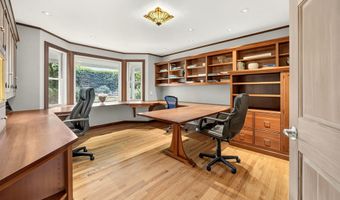 855 Reiten Dr, Ashland, OR 97520