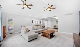 106 Hollyleaf Dr, Ballwin, MO 63021
