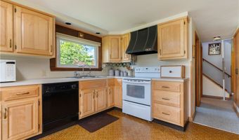 8463 Schubert Ave NE, Alliance, OH 44601
