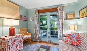 27 Prospect Hill Rd, Branford, CT 06405