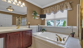 6 Surle Ct, Bayville, NJ 08721