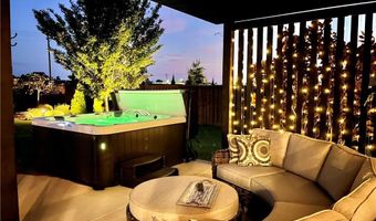 8704 W Flycatcher Pl, Bentonville, AR 72713