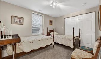 800 Whispering Village Cir, Ballwin, MO 63021