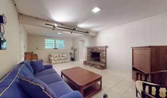 45 N Nabby Rd, Danbury, CT 06811