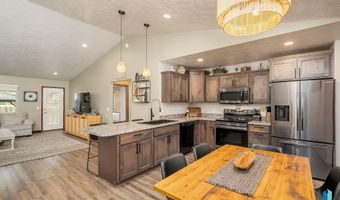 2726 E Sunburst Dr, Brandon, SD 57005