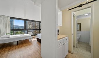 134 Kapahulu Ave 822, Honolulu, HI 96815