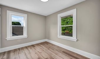 825 Dan St, Akron, OH 44310
