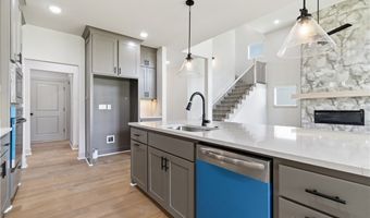 1041 Whistler St, Bentonville, AR 72713
