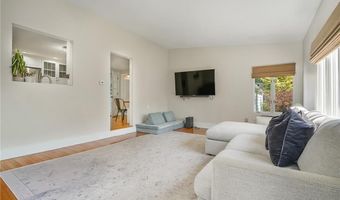 5 Indigo Rd, Barrington, RI 02806