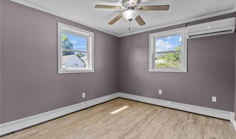 5 Lea Dr, Bristol, RI 02809