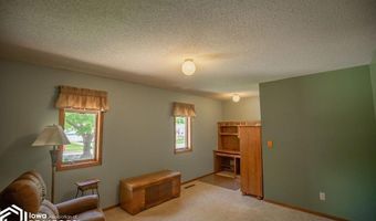 1302 E Linden St, Algona, IA 50511