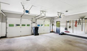 121 Packard Dr, Bangor, ME 04401