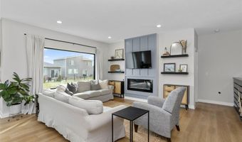 2203 Barry Dr, Adel, IA 50003