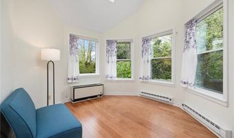 421 Bellevue Ave 2A, Newport, RI 02840
