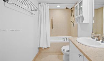 19900 E Country Club Dr 212, Aventura, FL 33180