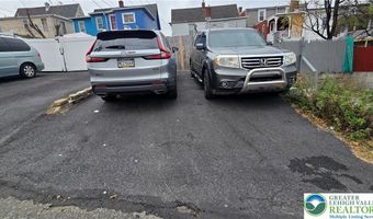 909 N 6th St, Allentown, PA 18102