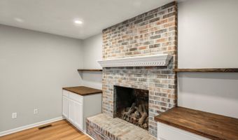 17 Pine Grove Dr, Batesville, IN 47006