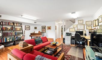 12 PENNY Ln #12, Baltimore, MD 21209