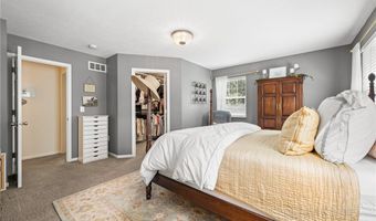 292 Summerhill Dr, Aurora, OH 44202