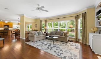 226 Arbor Trails Dr, Ballwin, MO 63021