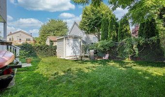 12 Ellen St, Bristol, RI 02809