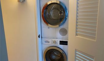 223 Saratoga Rd 2122, Honolulu, HI 96815