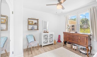 4134 Firethorne Rd, Charlotte, NC 28205